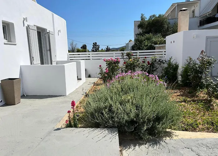 Rose House And Apartments