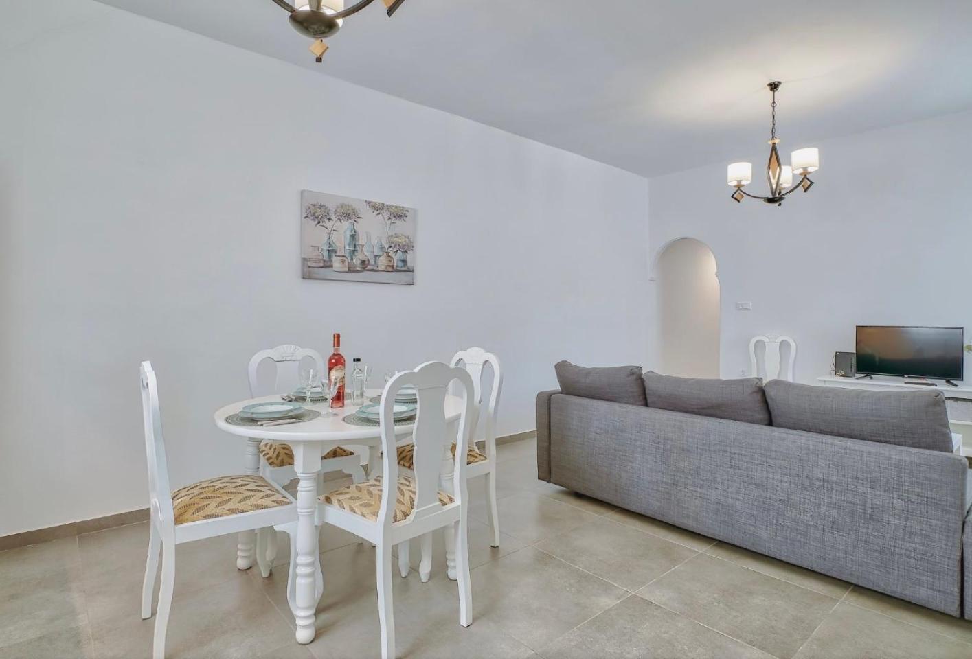 Rose House And Apartamento